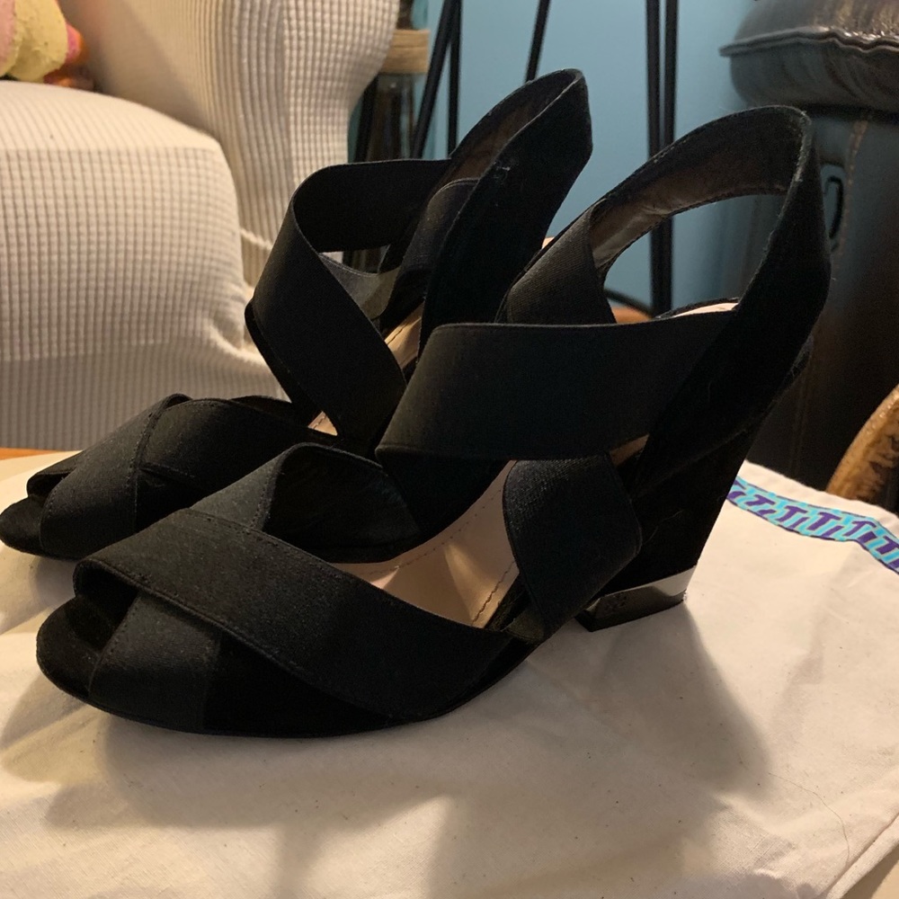 Tory Burch sandals and dust bag. Worn twice!